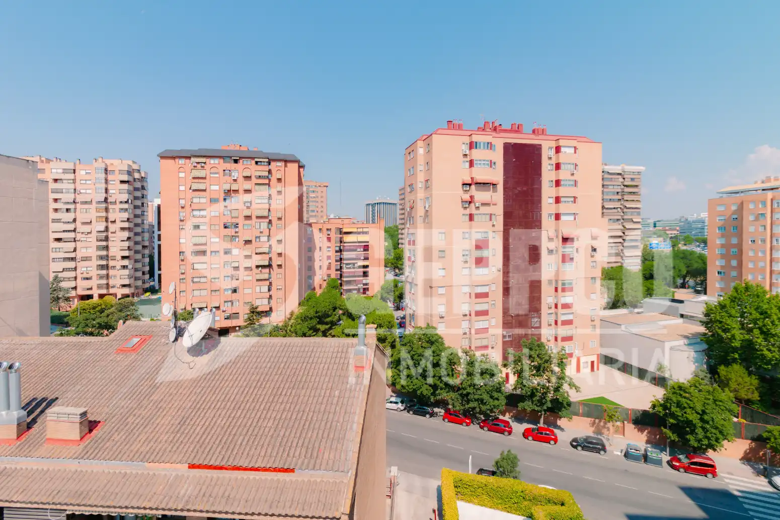 Vista exterior de Pis en venda en Madrid amb Aire condicionat