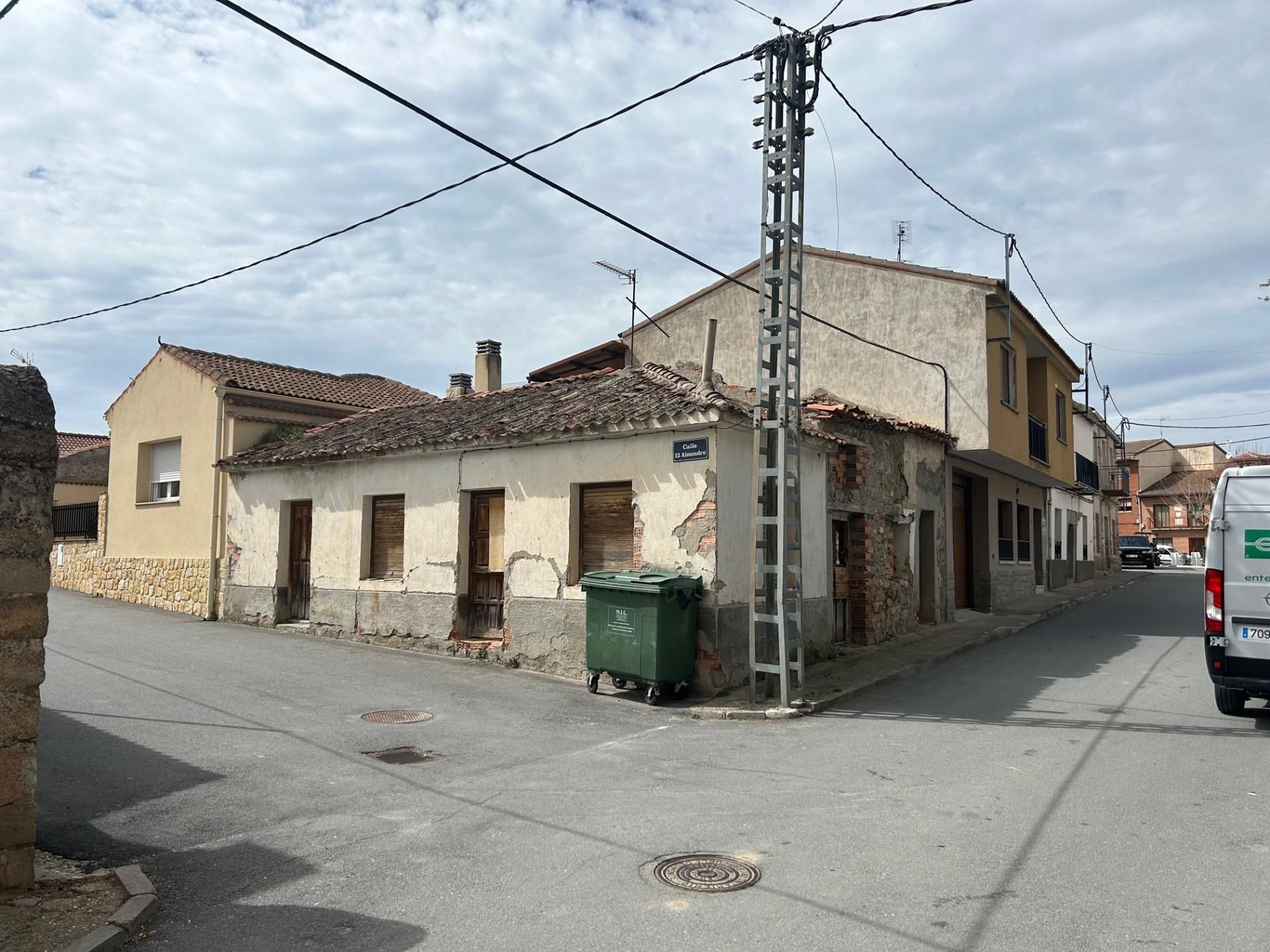Exterior view of Country house for sale in Zarzuela del Monte