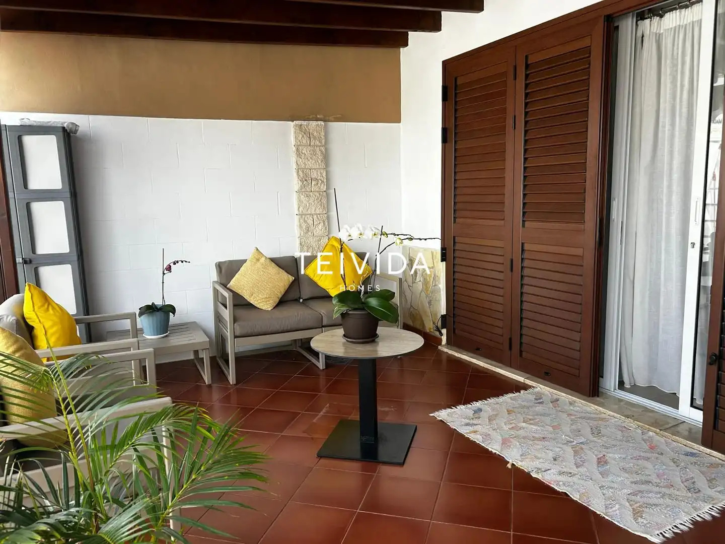 Maison mitoyenne avec piscine à vendre à San Eugenio