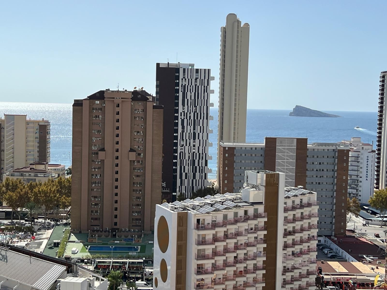 Exterior view of Flat for sale in Benidorm  with Air Conditioner and Community pool