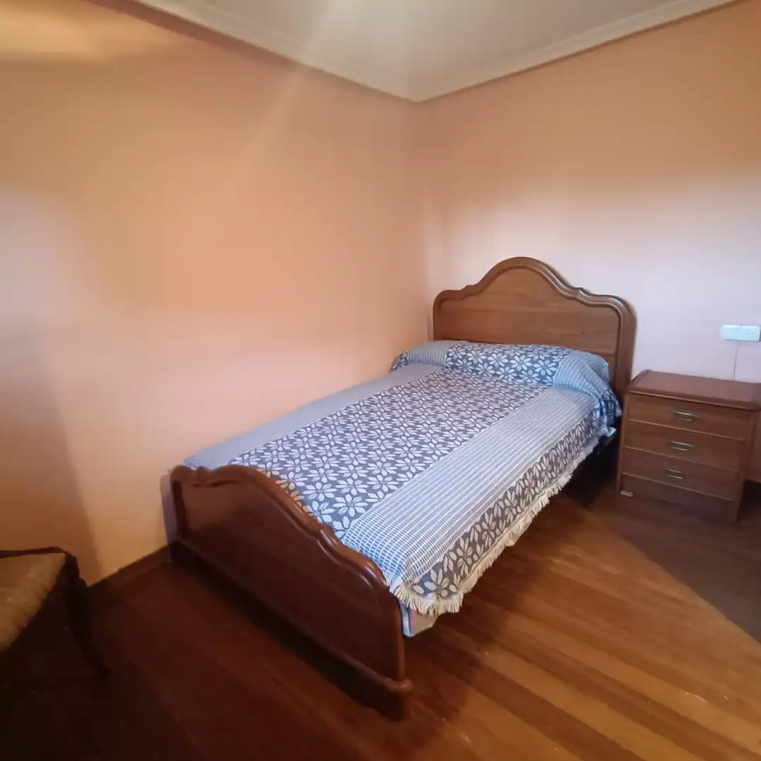 Dormitori de Casa o xalet en venda en Siero amb Traster i Piscina