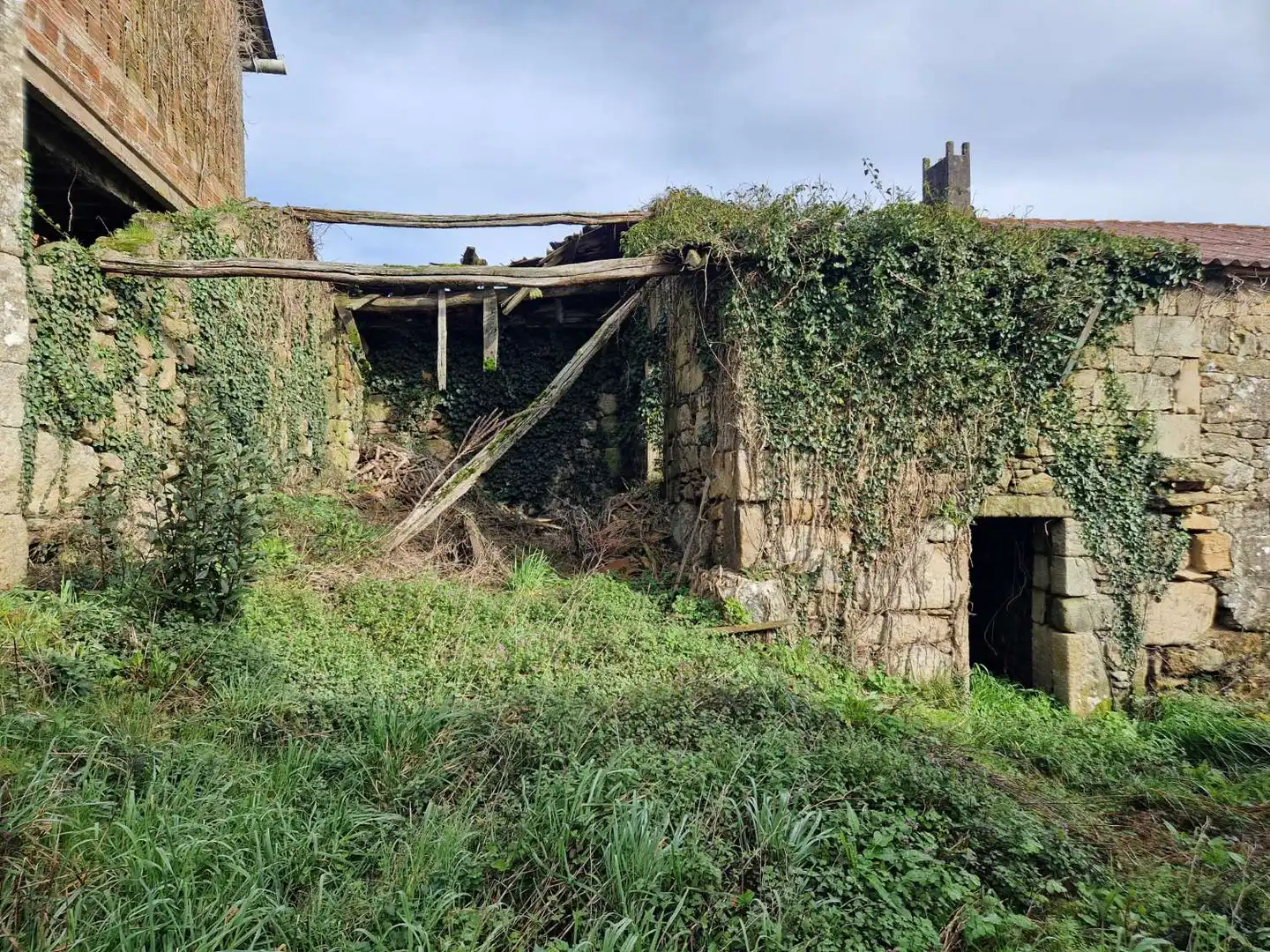 Vista exterior de Casa o chalet en venta en Brión con Trastero