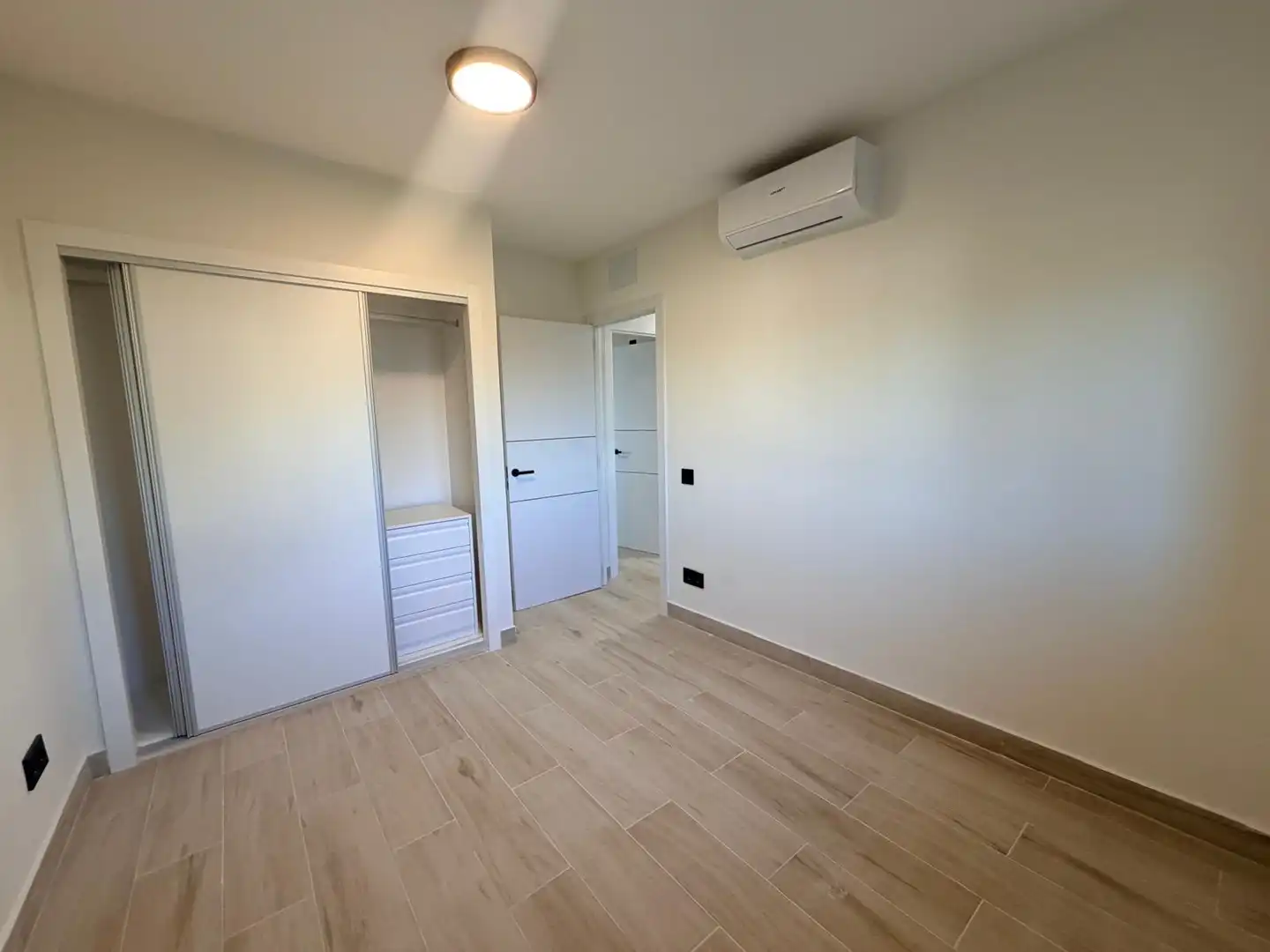 Bedroom of Flat for sale in Fresnedillas de la Oliva  with Air Conditioner, Heating and Terrace