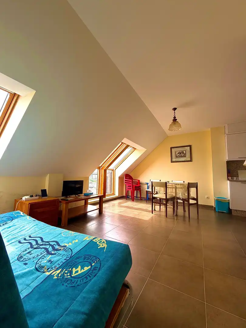 Wohnzimmer von Dachboden zum Verkauf in Malpica de Bergantiños mit Heizung und Terrasse