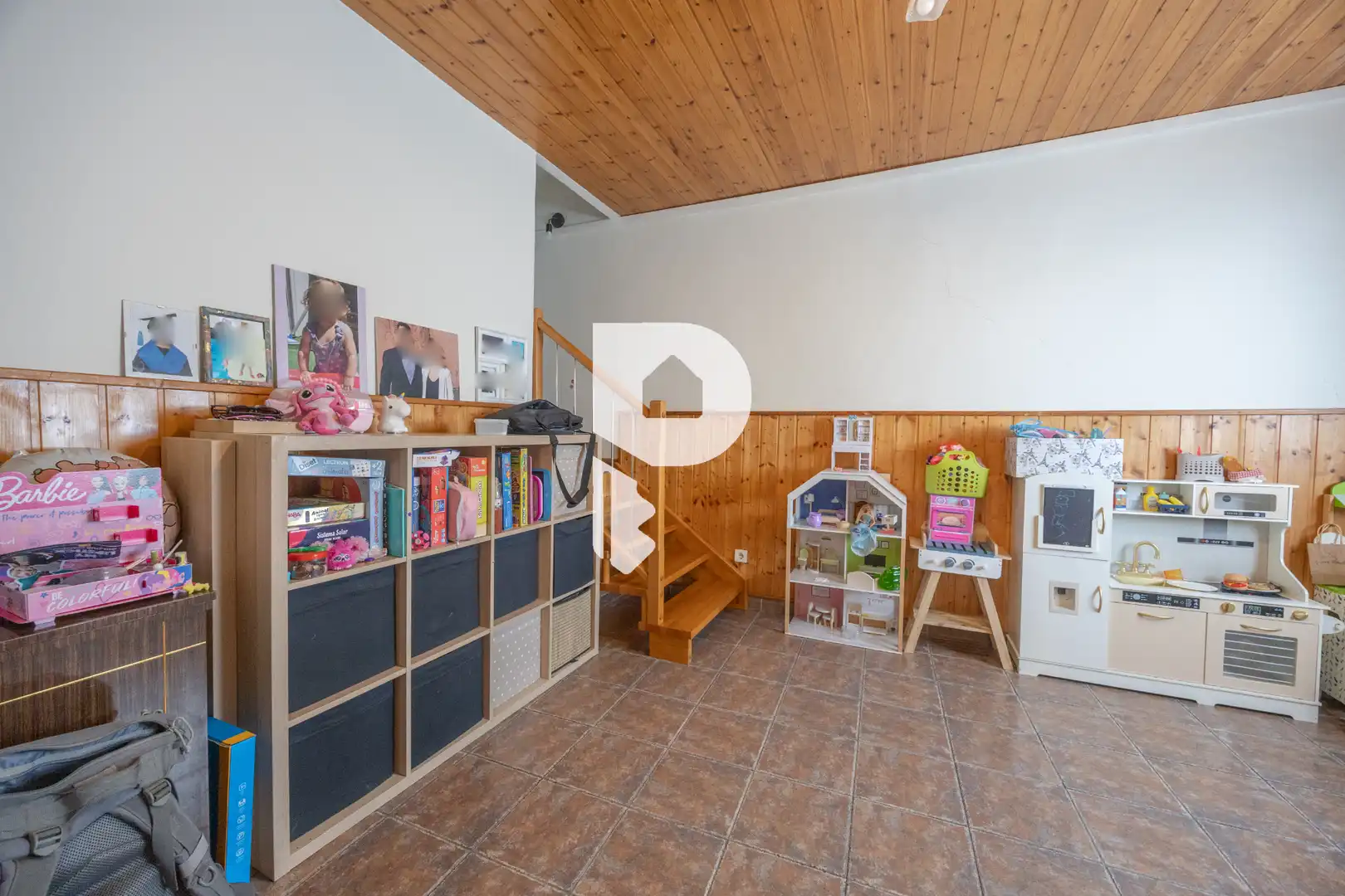 Einfamilien-Reihenhaus zum Verkauf in Vallirana mit Klimaanlage, Heizung und Privatgarten