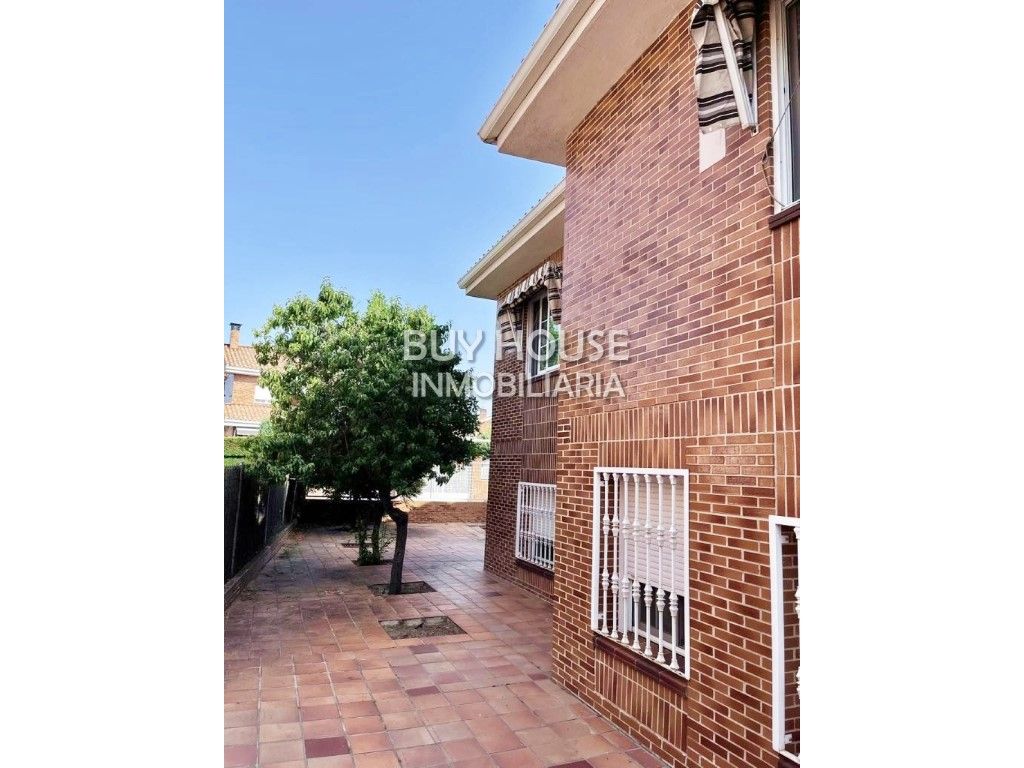 Vista exterior de Casa o xalet en venda en Griñón