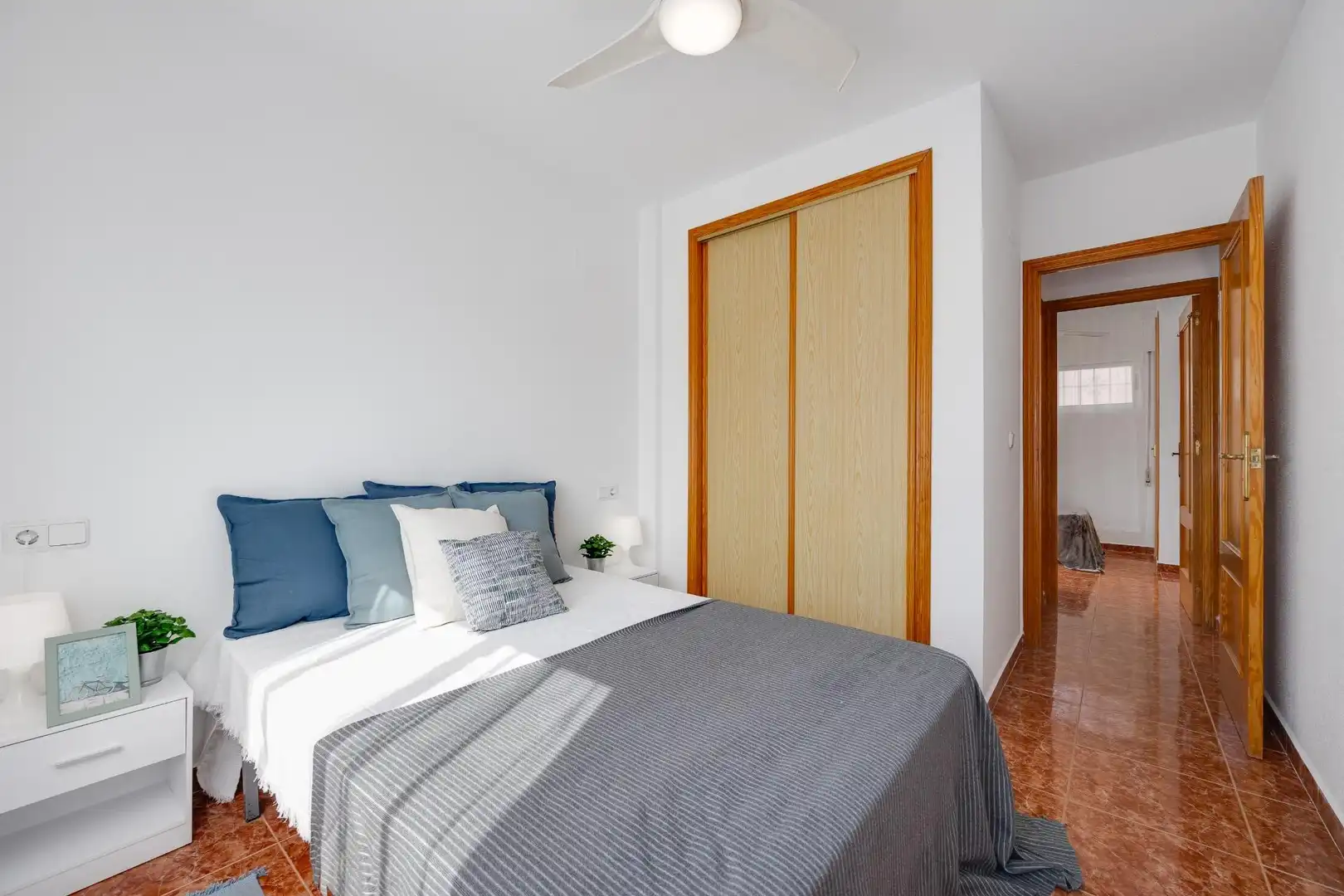 Habitación de Apartamento en venta en Torrevieja con Terraza, Amueblado y Piscina comunitaria