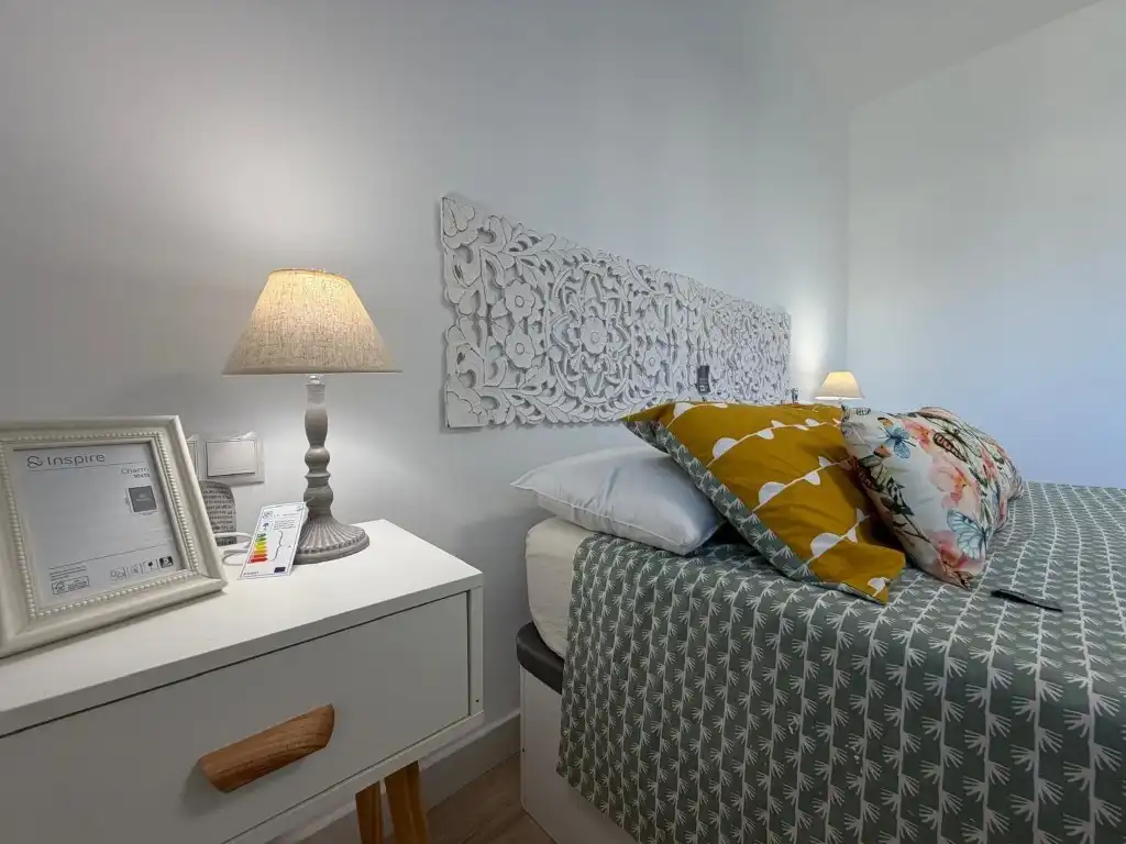 Dormitori de Apartament en venda en Torrevieja amb Aire condicionat, Jardí privat i Piscina