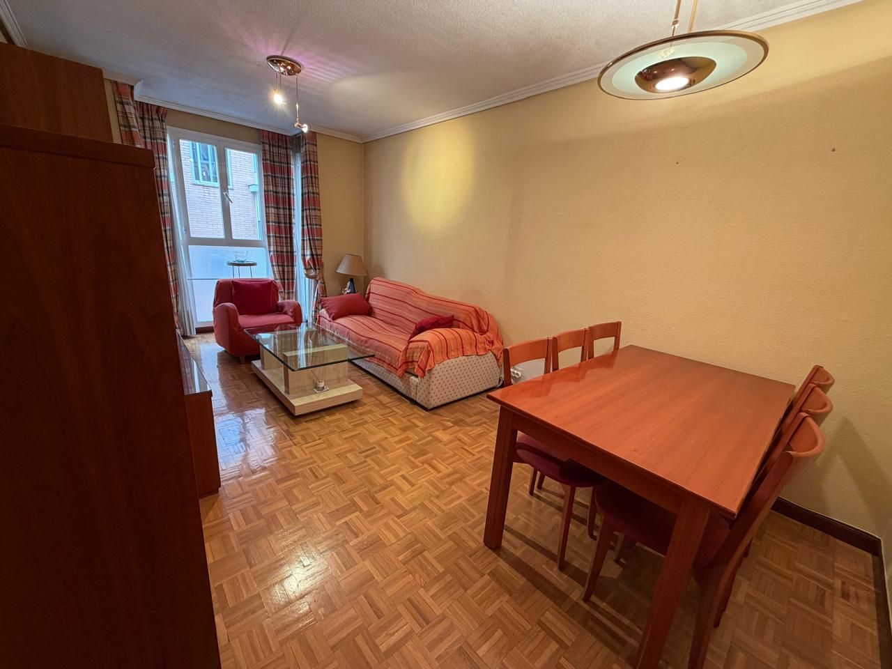 Living room of Flat for sale in  Madrid Capital  with Storage room