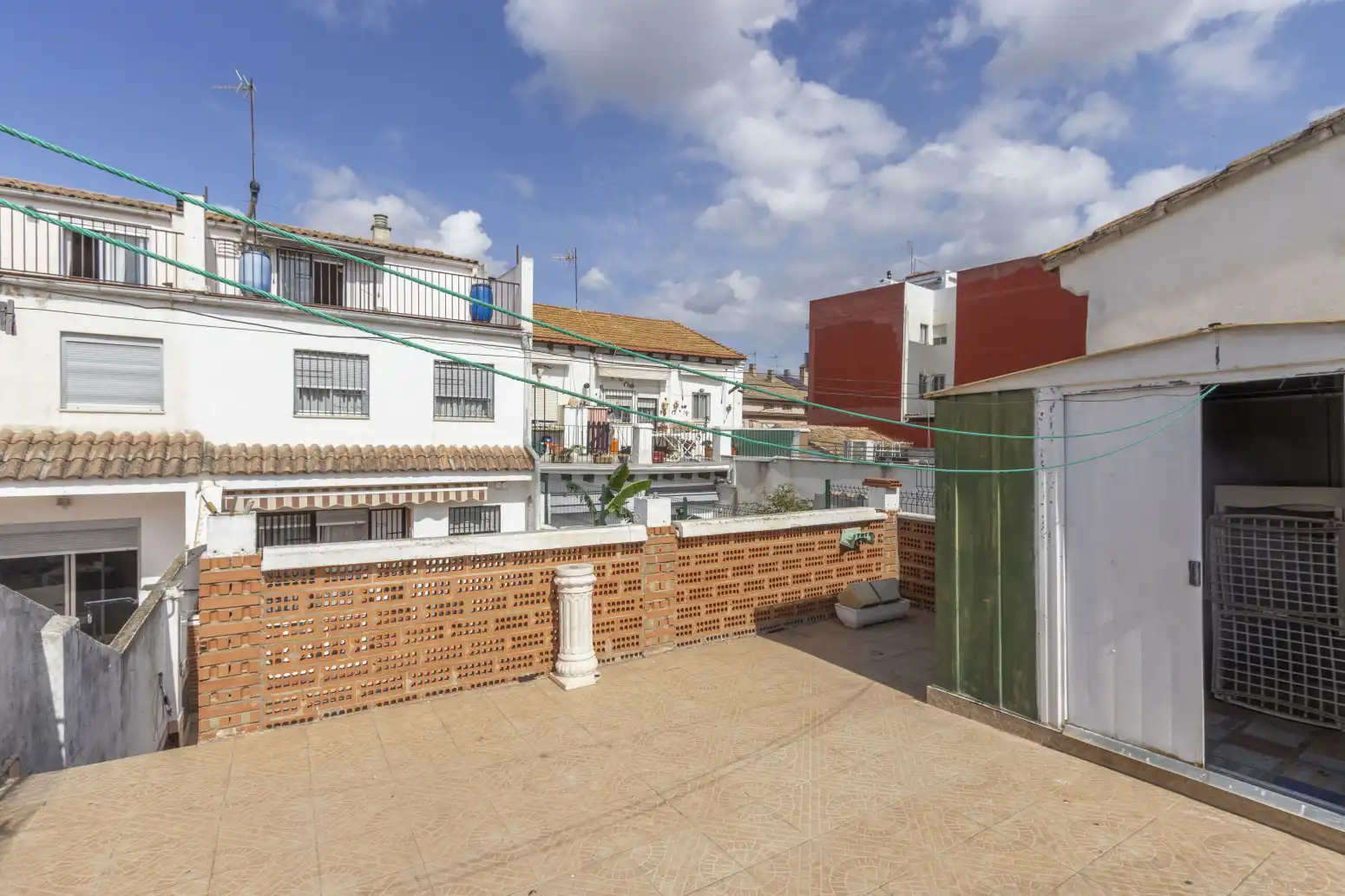 Exterior view of Houses for sale in Valencia  with Heating, Terrace and Storage room