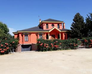 Exterior view of Country house for sale in Mairena del Alcor  with Air Conditioner and Swimming Pool