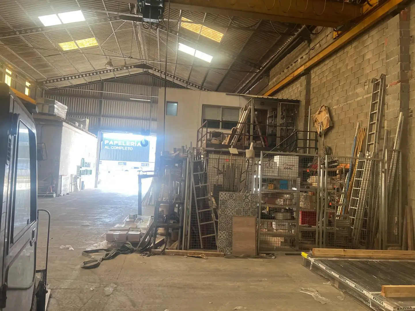 Nau industrial en venda en Manises amb Alarma