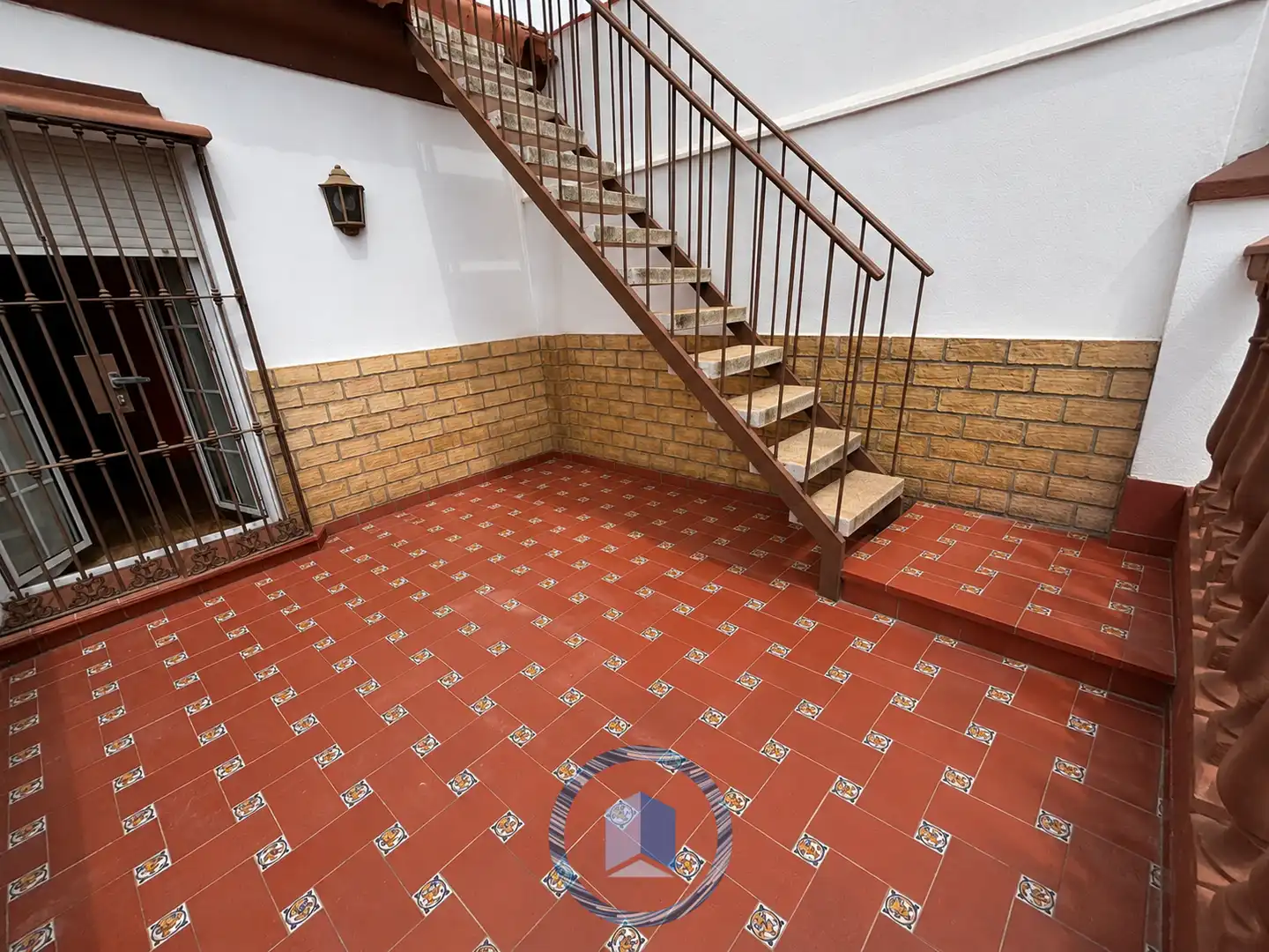 Casa adosada en venta en Montequinto con Piscina