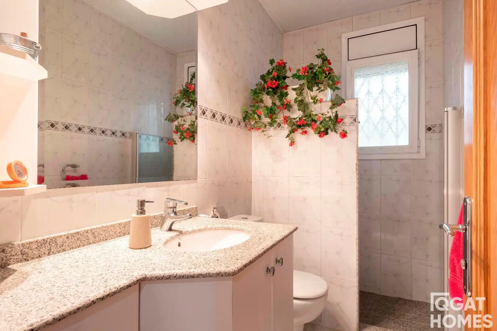 Bathroom of Houses for sale in Sant Cugat del Vallès  with Air Conditioner, Heating and Terrace