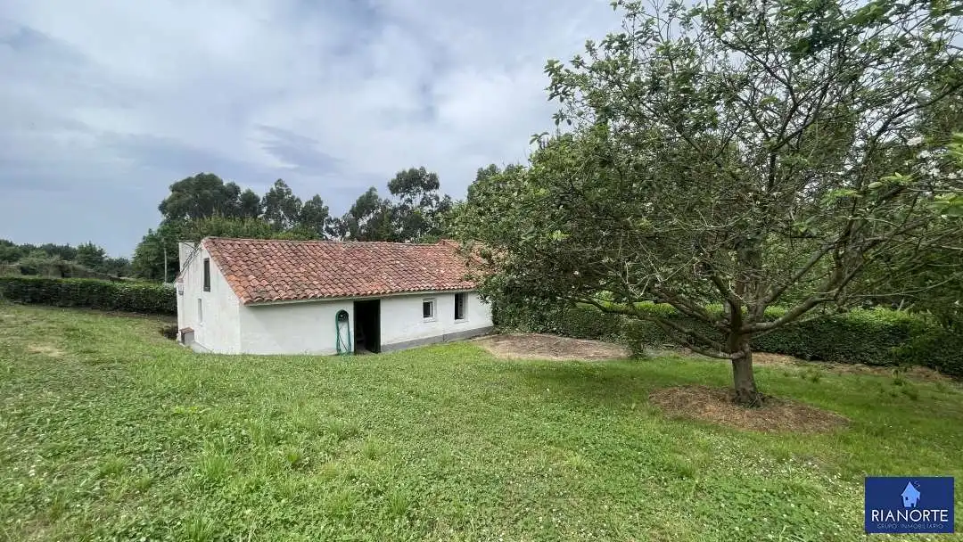 Casa adosada en venta en Calle Cruz, Luanco - Aramar - Antromero