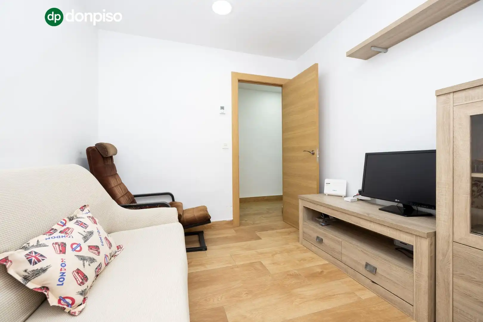 Sala de estar de Piso en venta en Granada con Aire acondicionado, Calefacción y Terraza