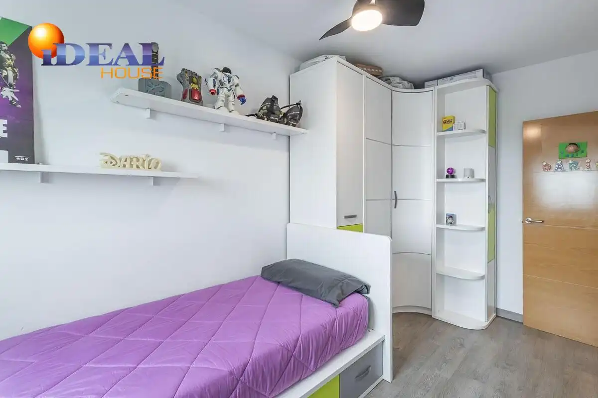 Bedroom of Flat for sale in Granada