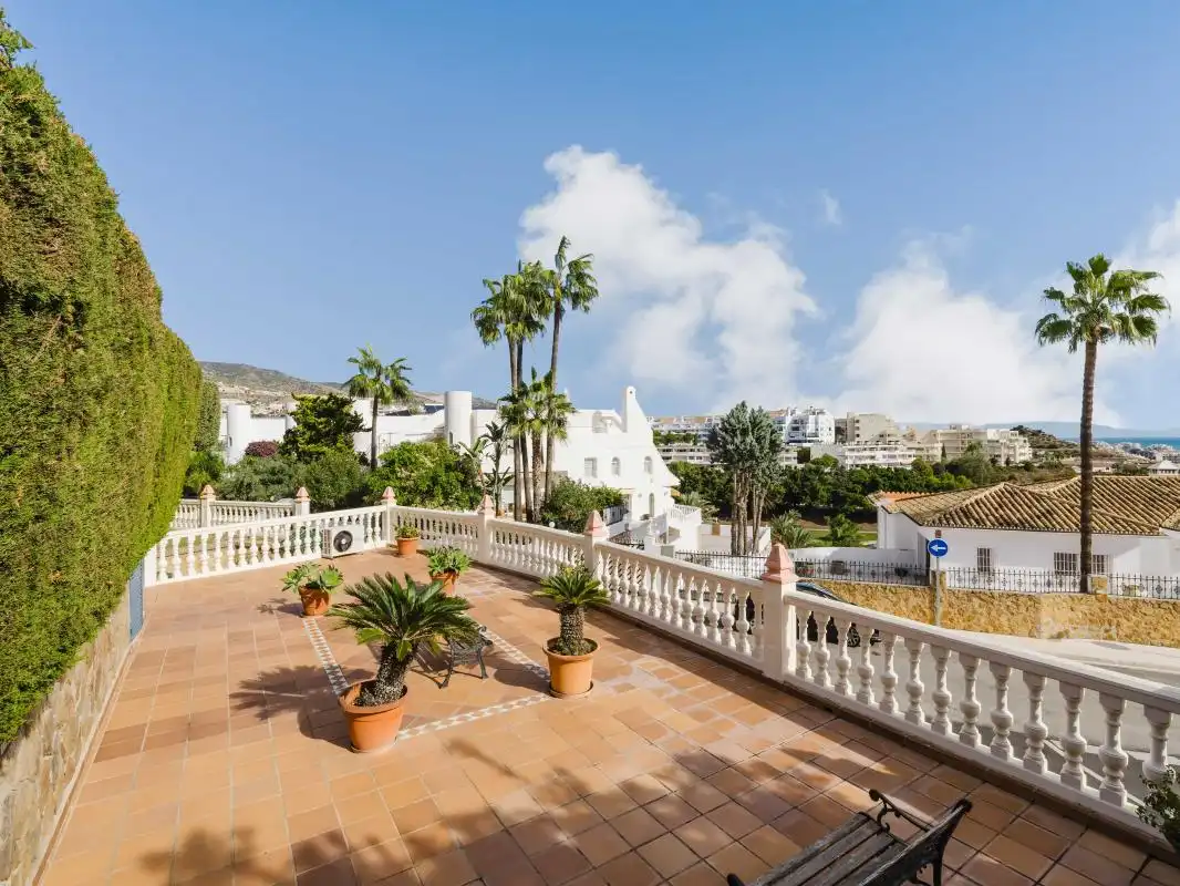 Vista exterior de Casa o chalet en venta en Benalmádena con Aire acondicionado, Calefacción y Jardín privado