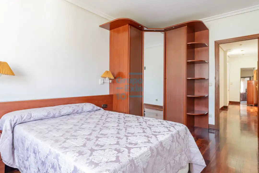 Habitación de Piso en venta en Donostia - San Sebastián  con Calefacción y Balcón