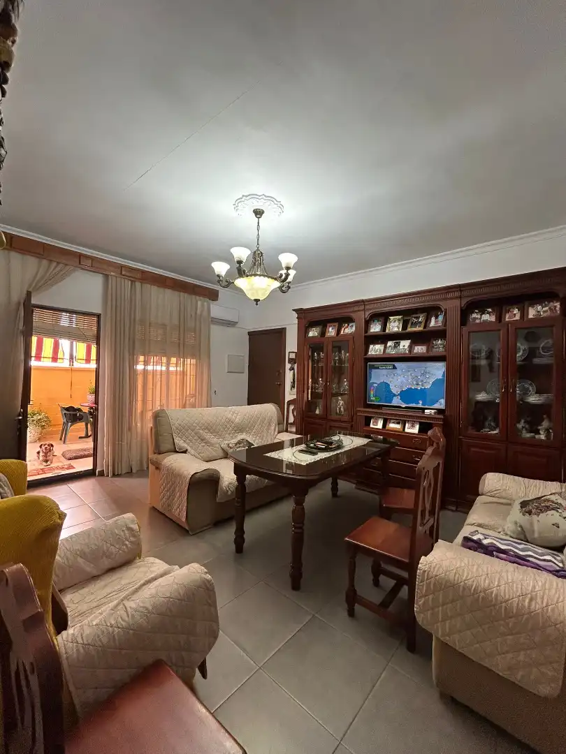 Sala de estar de Piso en venta en Villaverde del Río con Aire acondicionado, Terraza y Trastero