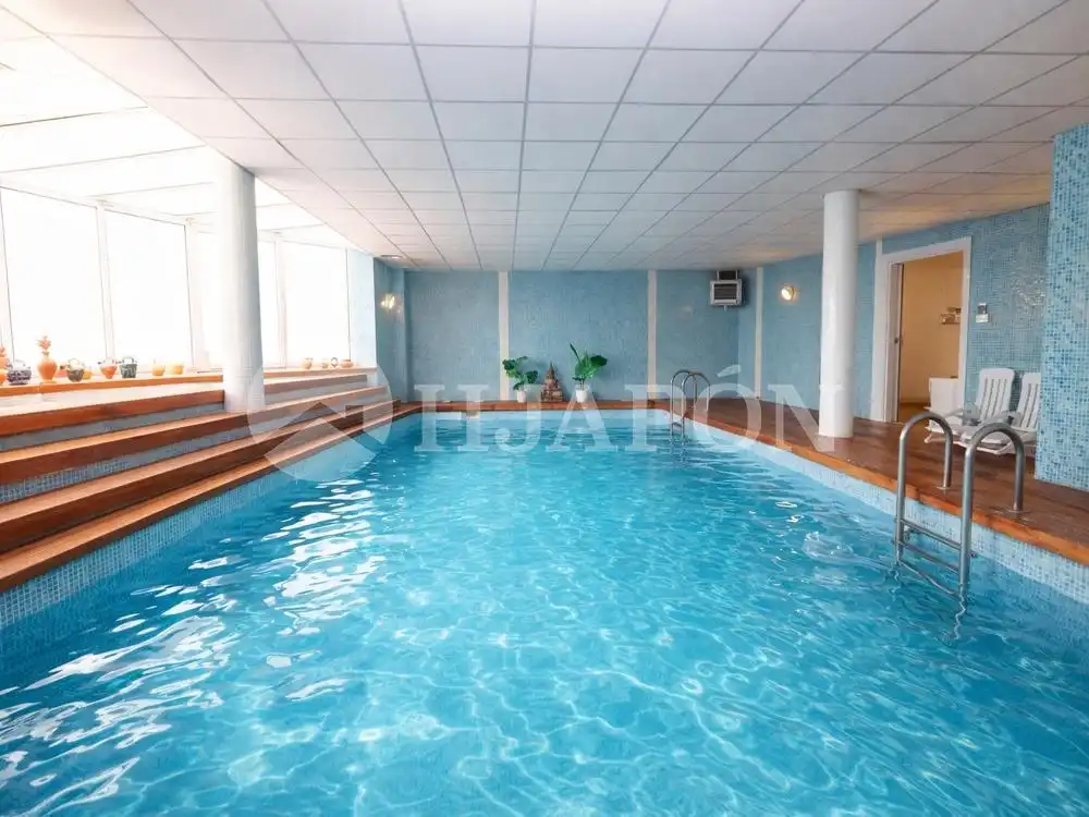 Piscina de Casa o chalet en venta en Argentona con Aire acondicionado, Calefacción y Jardín privado