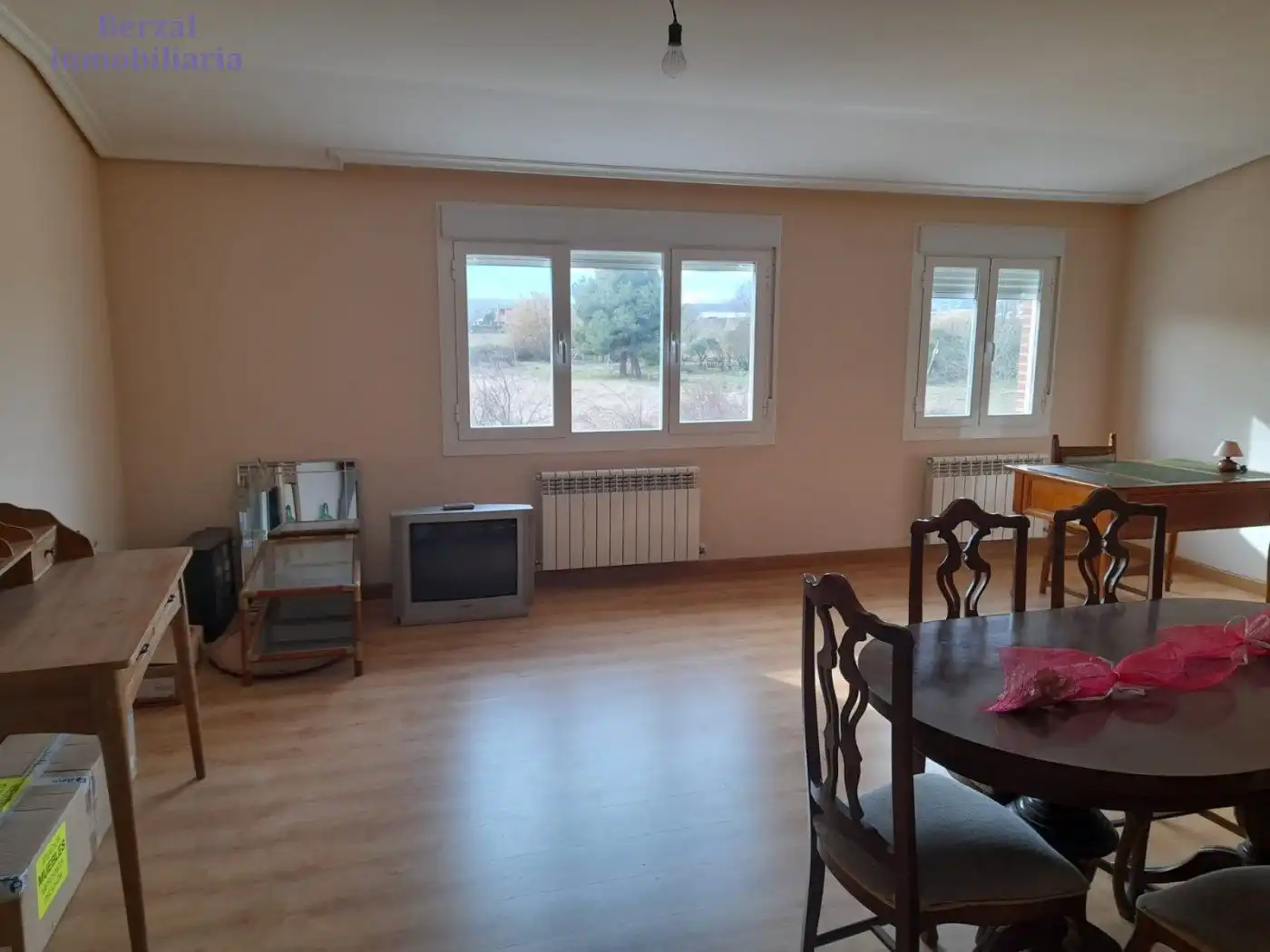 Sala de estar de Finca rústica en venta en Lardero con Calefacción, Jardín privado y Terraza