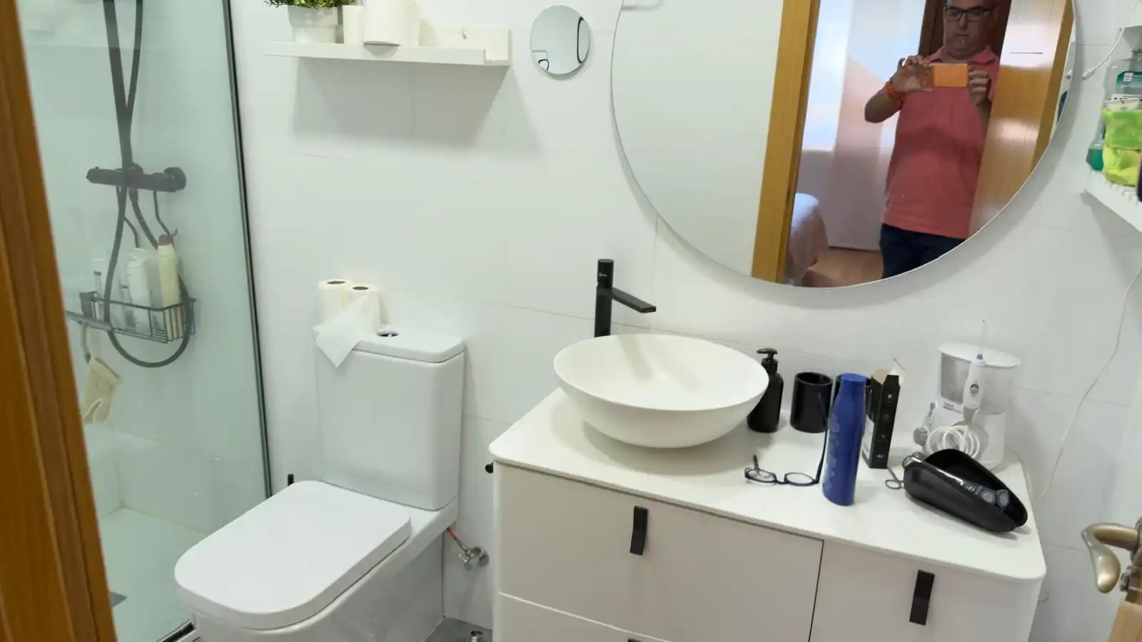 Bany de Pis de lloguer en Granada amb Aire condicionat, Calefacció i Moblat