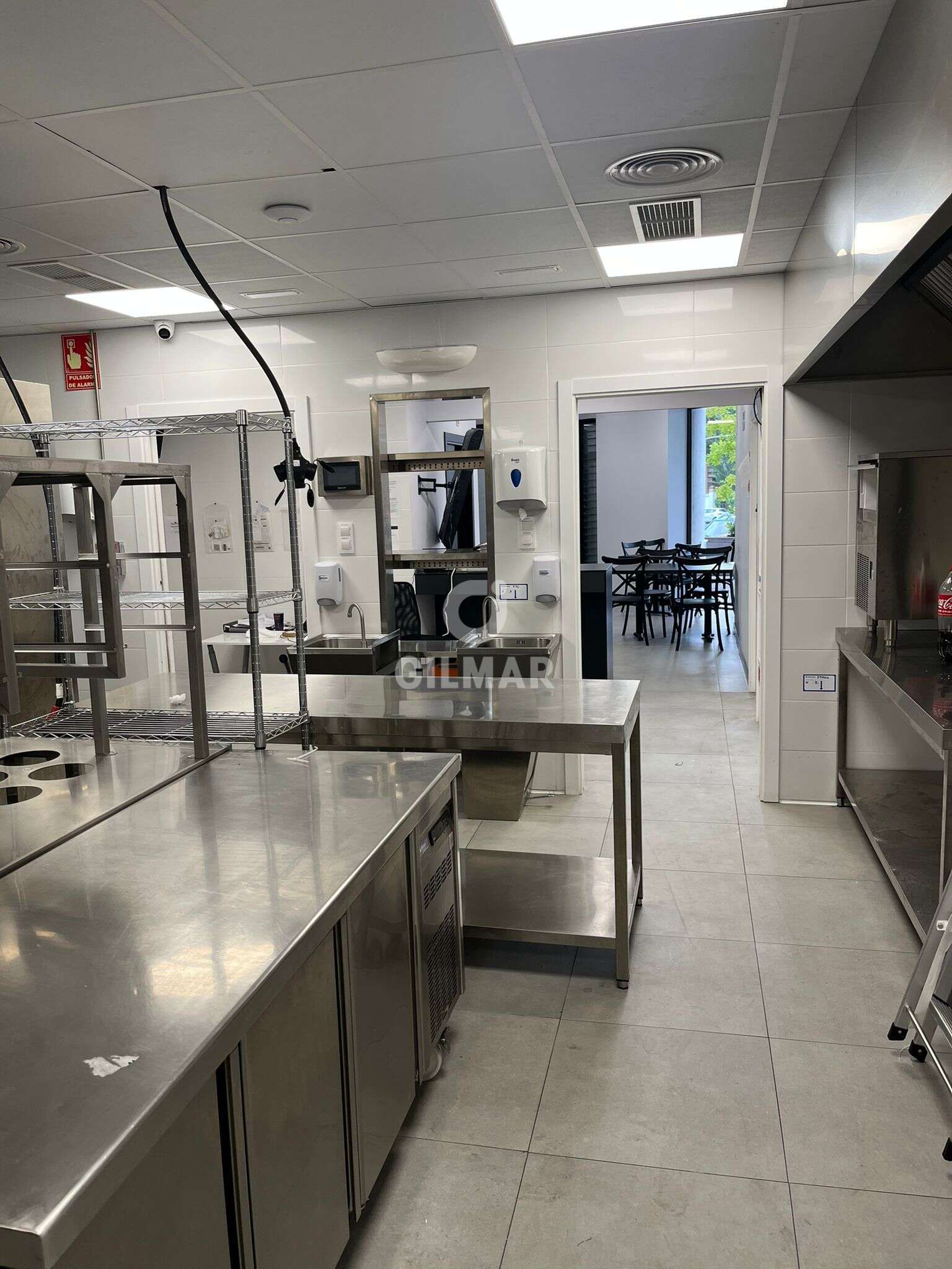 Cuina de Local de lloguer en  Madrid Capital amb Calefacció