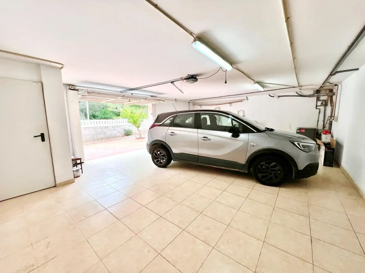 Parking de Casa o chalet en venta en Calafell con Aire acondicionado, Calefacción y Jardín privado