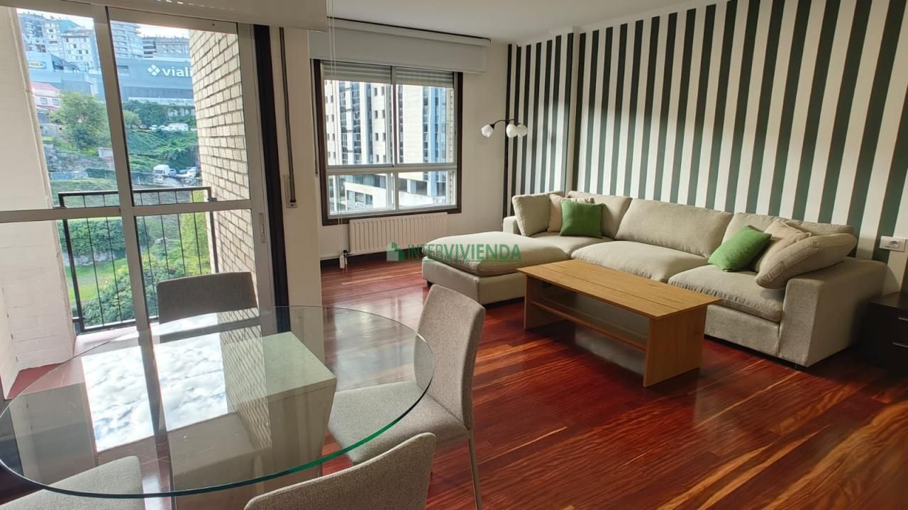 Living room of Flat to rent in Vigo   with Heating, Parquet flooring and Storage room