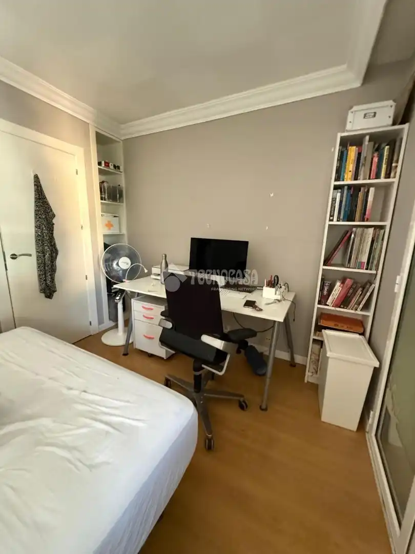 Bedroom of Flat for sale in Madrid  with Air Conditioner, Heating and Parquet flooring