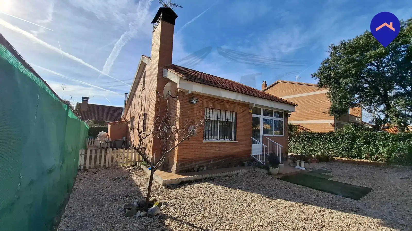 Vista exterior de Casa o chalet en venta en Pioz con Jardín privado, Internet y Alarma