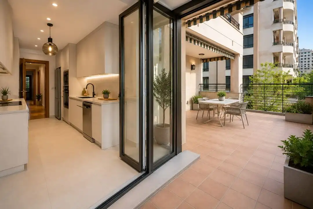 Terraza de Piso en venta en Donostia - San Sebastián  con Calefacción, Terraza y Trastero