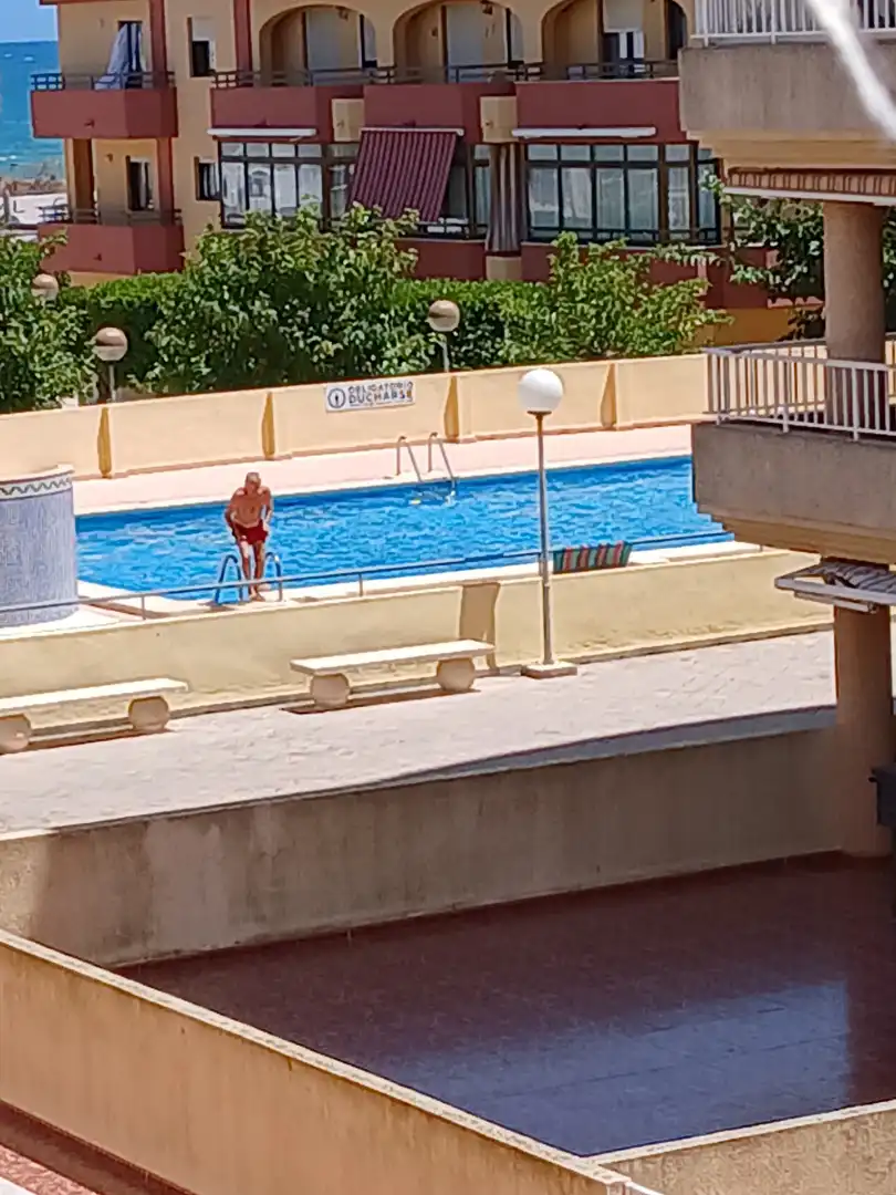 Piscina de Piso en venta en Tavernes de la Valldigna con Aire acondicionado, Calefacción y Jardín privado