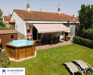 Jardí de Casa o xalet en venda en Pitillas amb Terrassa i Piscina