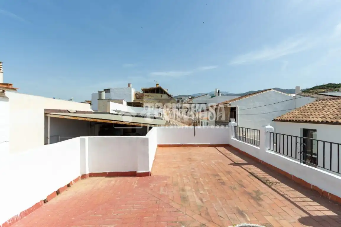 Terrasse von Einfamilien-Reihenhaus zum Verkauf in Vélez-Málaga mit Terrasse und Balkon