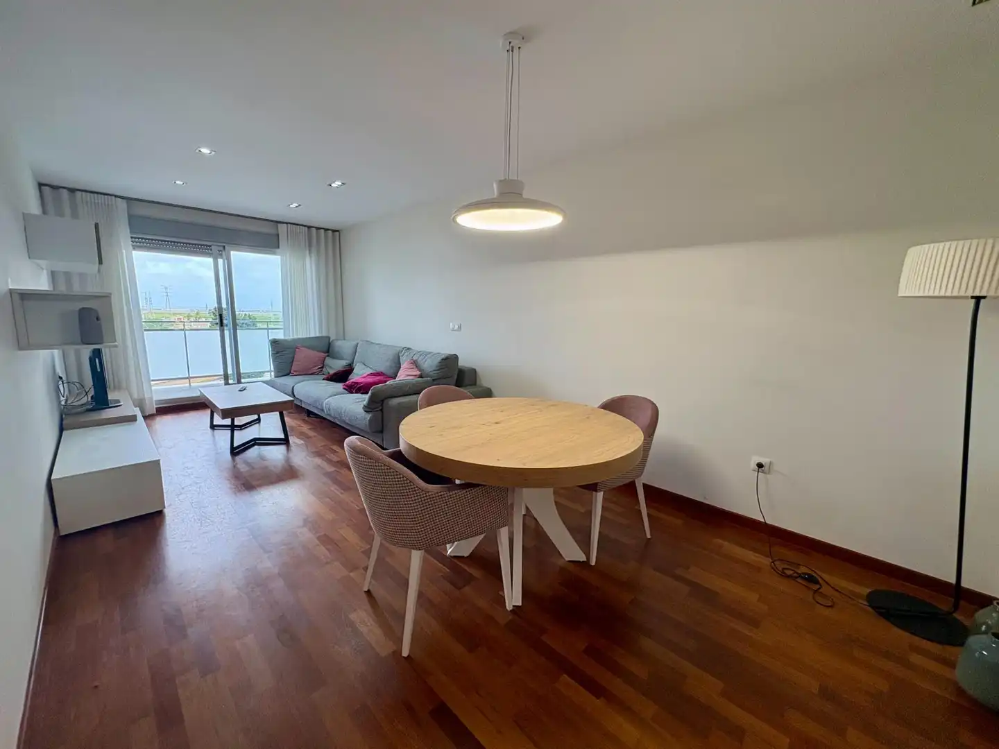 Wohnzimmer von Wohnung zur Miete in Silla mit Möbliert und Balkon