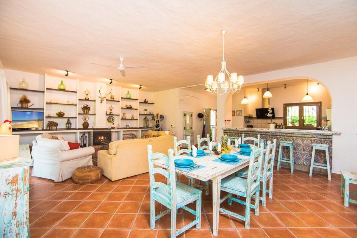 Menjador de Finca rústica en venda en Barbate amb Aire condicionat, Jardí privat i Terrassa