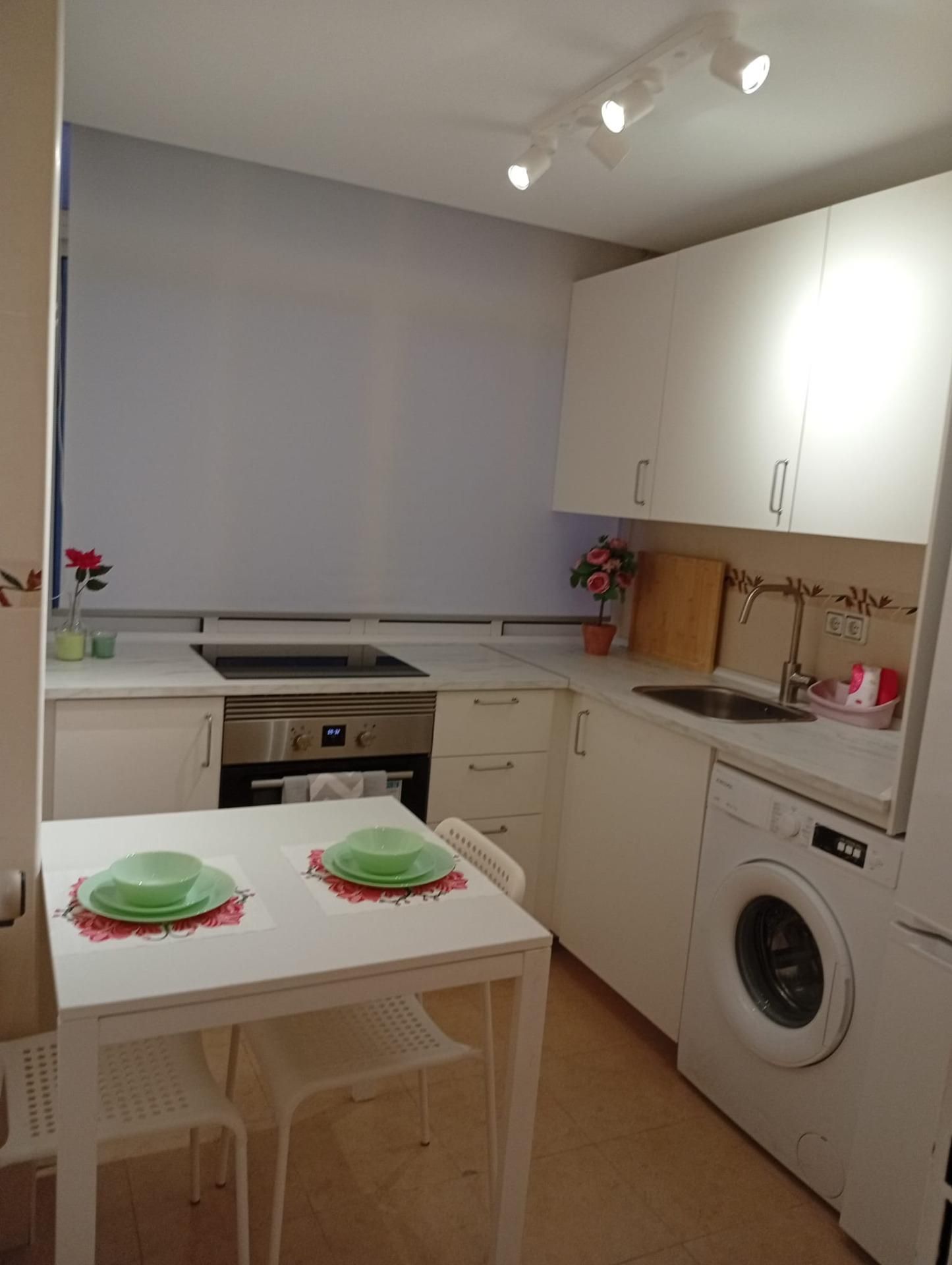 Küche von Dachboden zum verkauf in Fuengirola mit Klimaanlage und Balkon