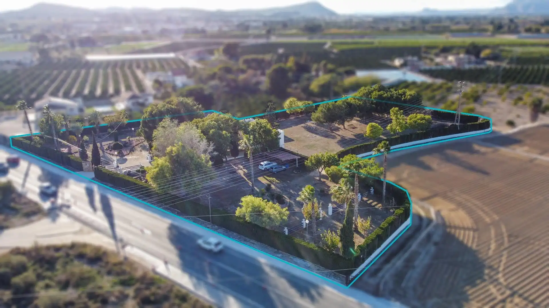 Vista exterior de Casa o xalet en venda en Orihuela amb Jardí privat, Terrassa i Traster