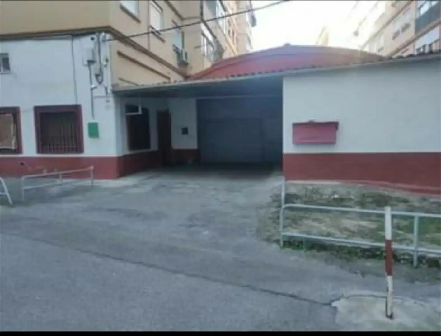 Parkplatz von Garage zum Verkauf in Zaragoza