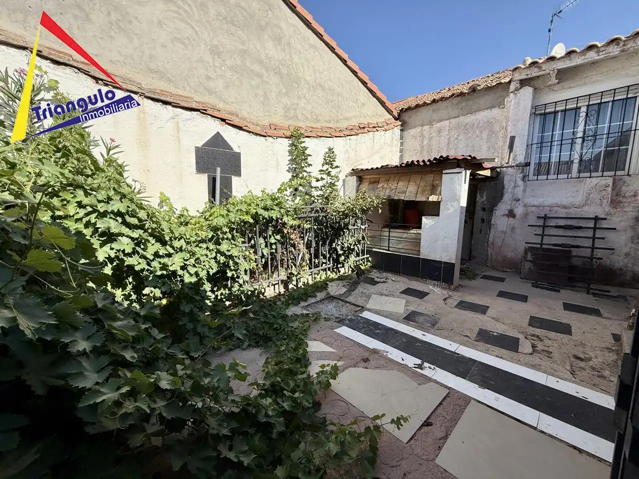 Vista exterior de Casa o xalet en venda en Añe amb Calefacció