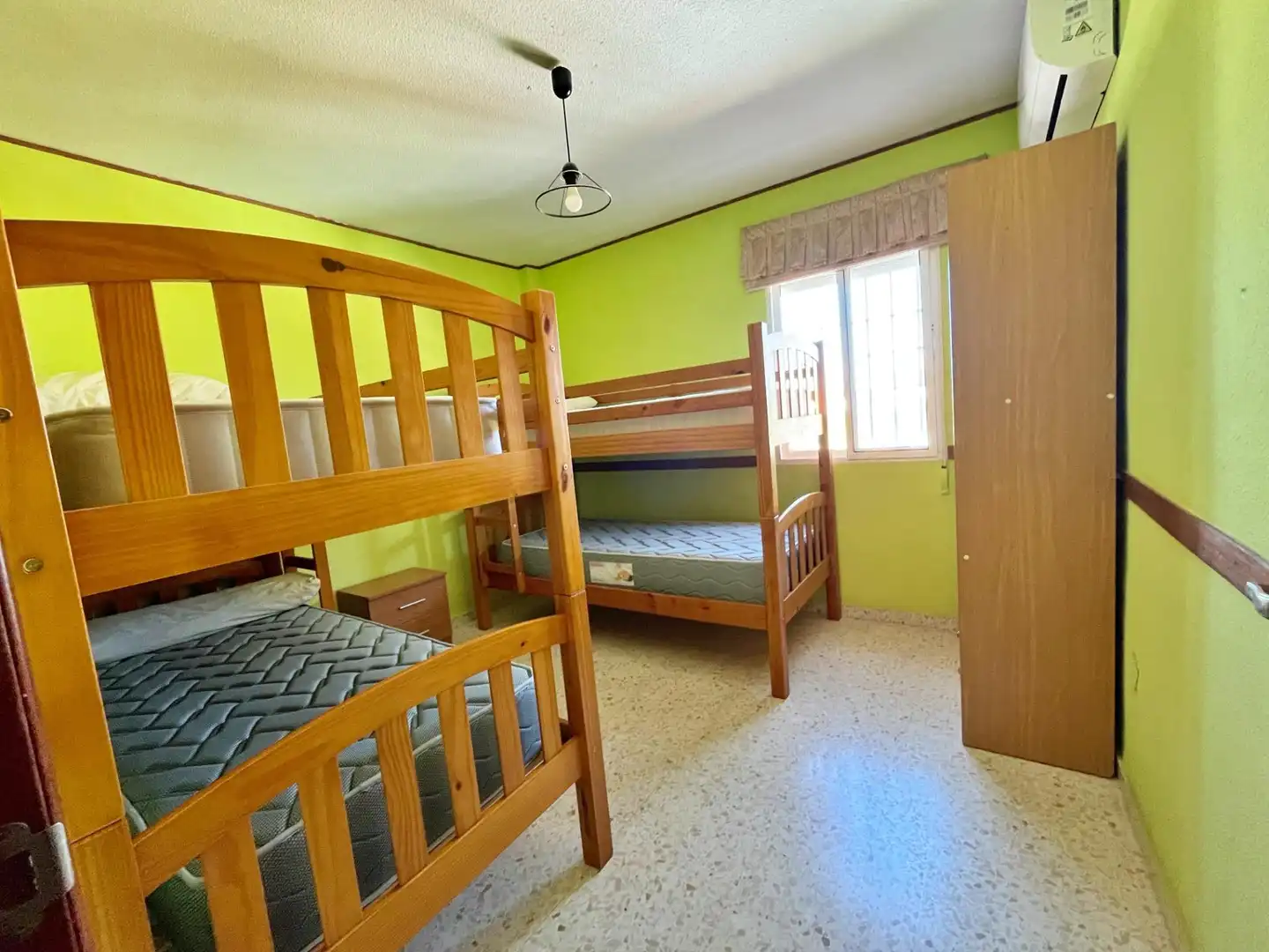 Habitación de Casa adosada en venta en Rincón de la Victoria con Aire acondicionado, Calefacción y Terraza