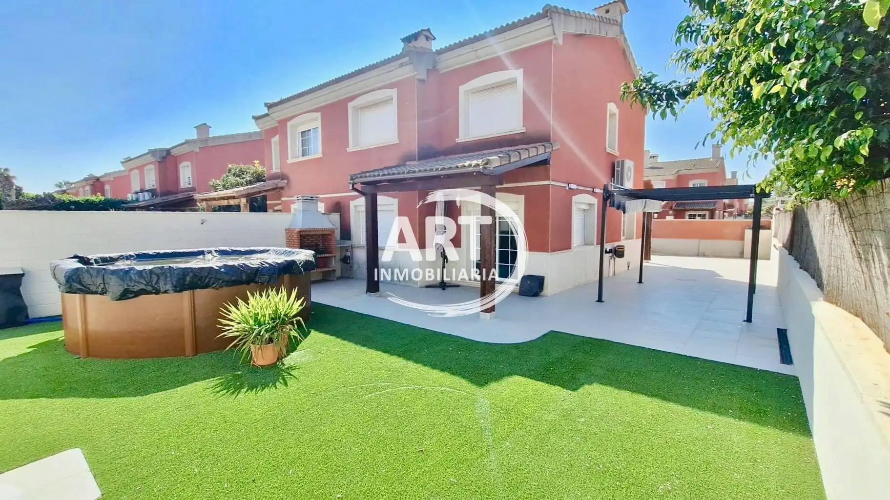 Jardí de Casa o xalet en venda en La Pobla de Vallbona amb Aire condicionat, Calefacció i Terrassa