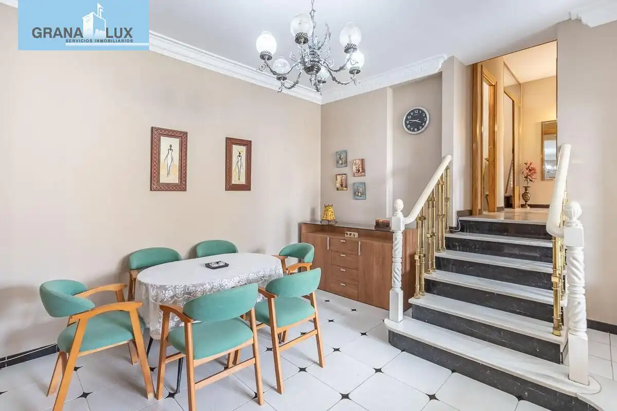 Chalet con terraza en venta en Calle de la Reina Mora, imagen 20