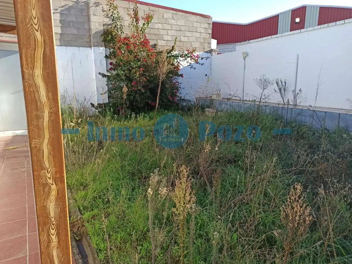 Nau industrial en venda en Almendralejo