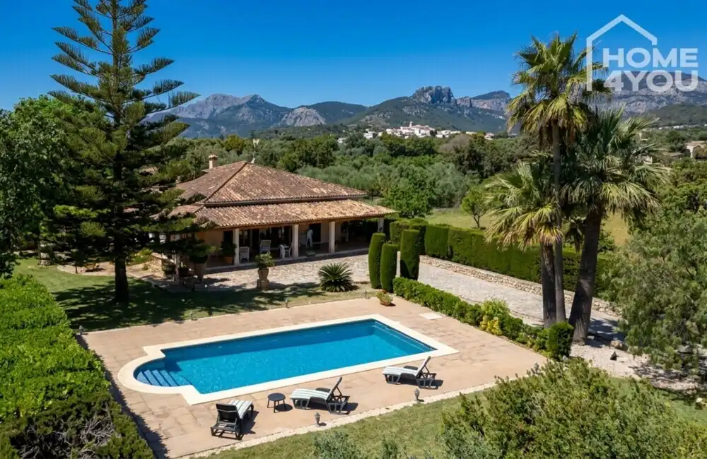 Vista exterior de Finca rústica en venda en Lloseta amb Aire condicionat, Calefacció i Terrassa