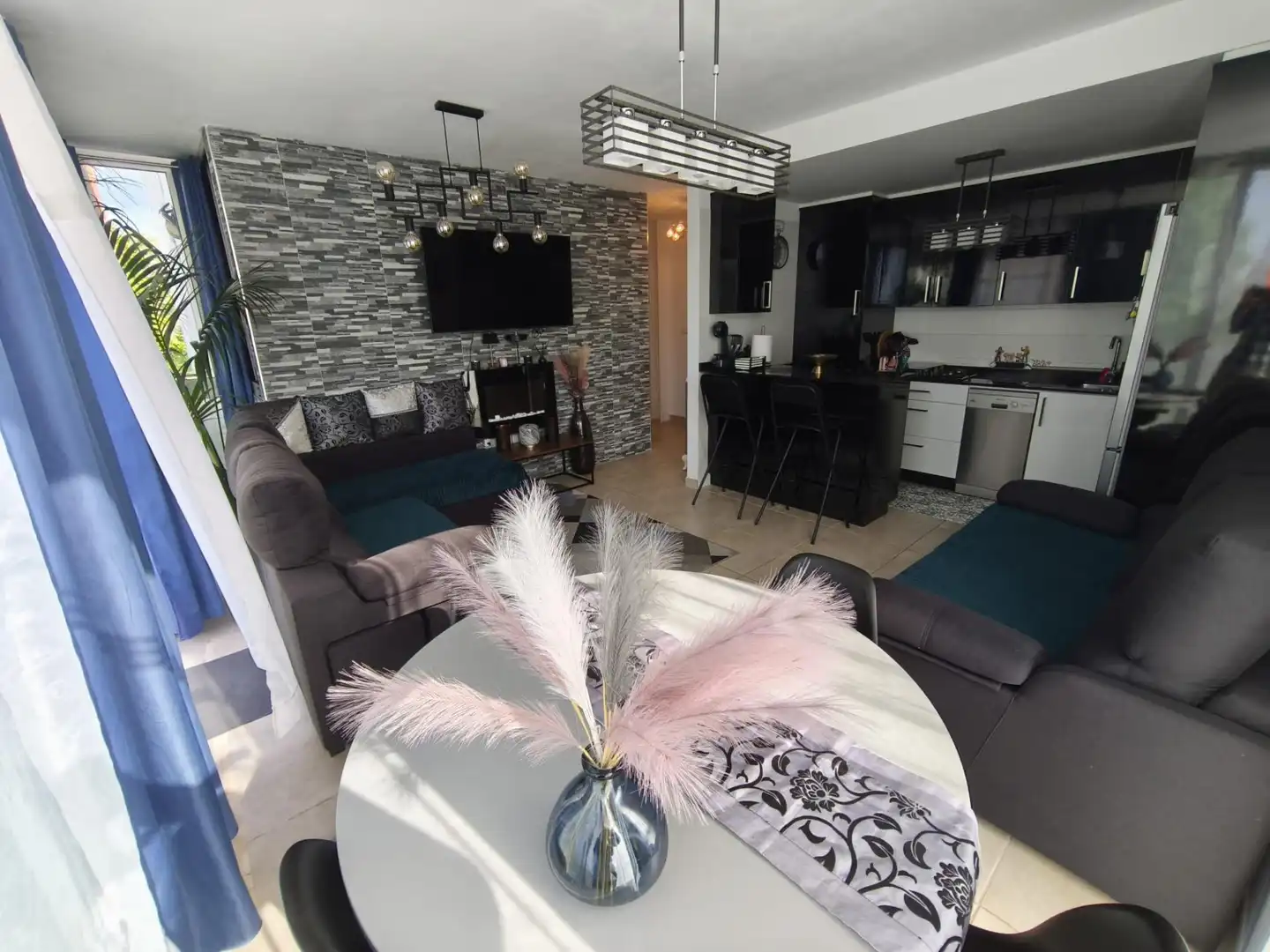 Sala de estar de Piso en venta en Ribeira con Calefacción y Terraza