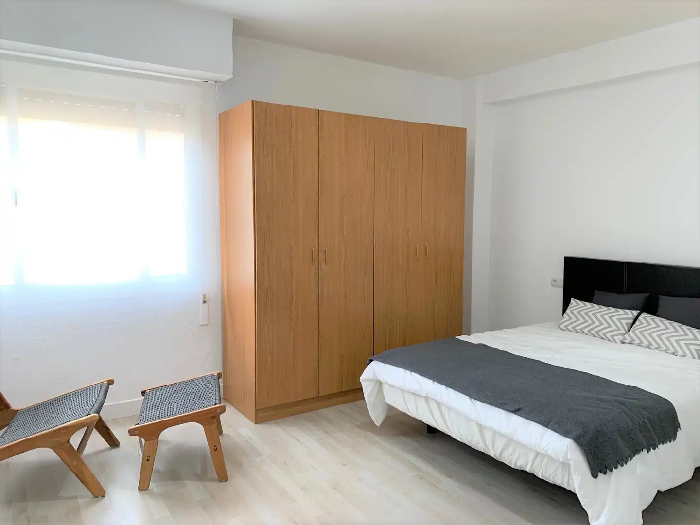 Bedroom of Flat for rent in Valencia  with Air Conditioner, Heating and Furnished