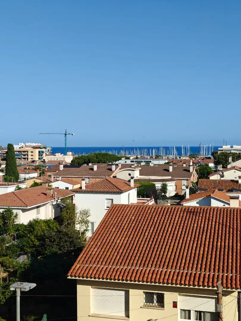 Außenansicht von Einfamilien-Reihenhaus zum Verkauf in Premià de Mar mit Klimaanlage, Heizung und Parkett